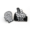 Großhandel Metall Anime Pins Karton Simpson