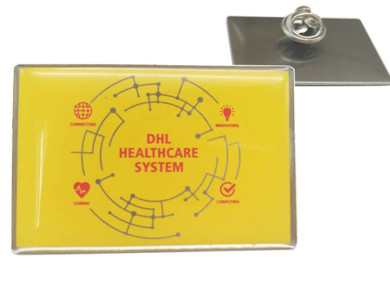 DHL -gedruckte Reversnadel